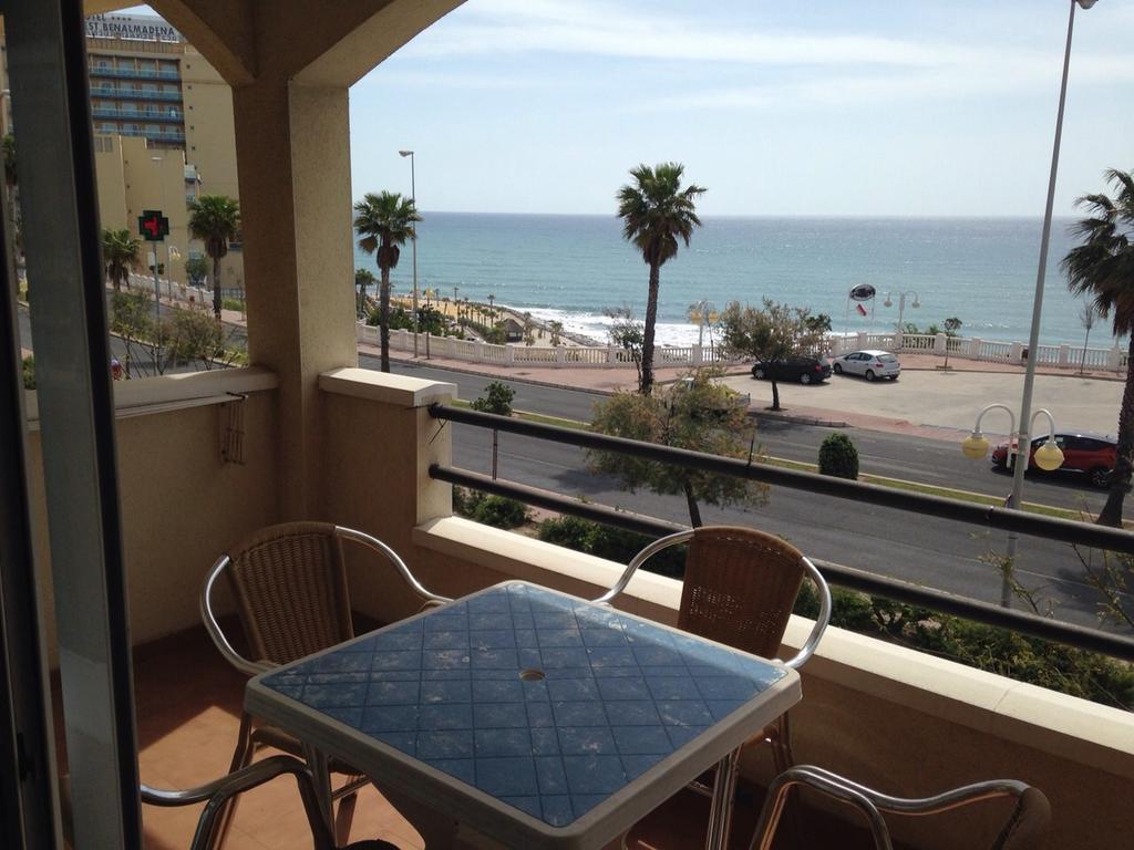 Apartamentos Torreon Del Mar Benalmadena Ruang foto