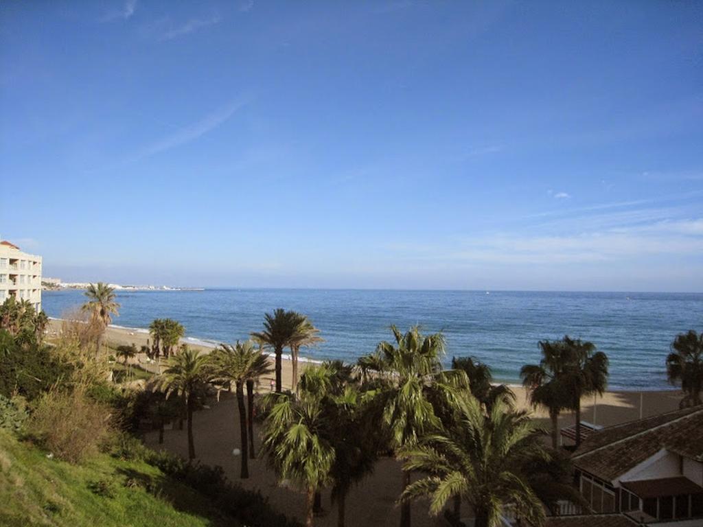 Apartamentos Torreon Del Mar Benalmadena Ruang foto