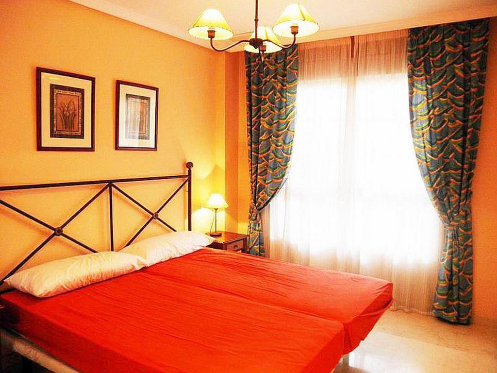 Apartamentos Torreon Del Mar Benalmadena Ruang foto